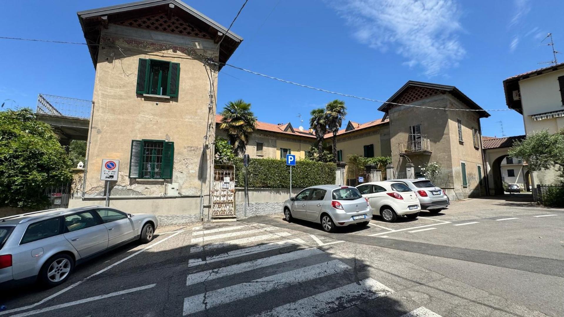 Curt Da Beta - Casa Vacanze Con Giardino In Corte Del XVIII Secolo Malnate Luaran gambar