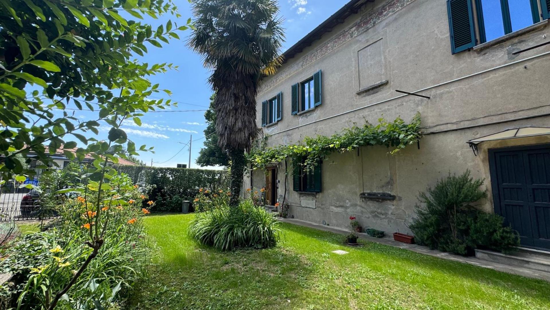 Curt Da Beta - Casa Vacanze Con Giardino In Corte Del XVIII Secolo Malnate Luaran gambar