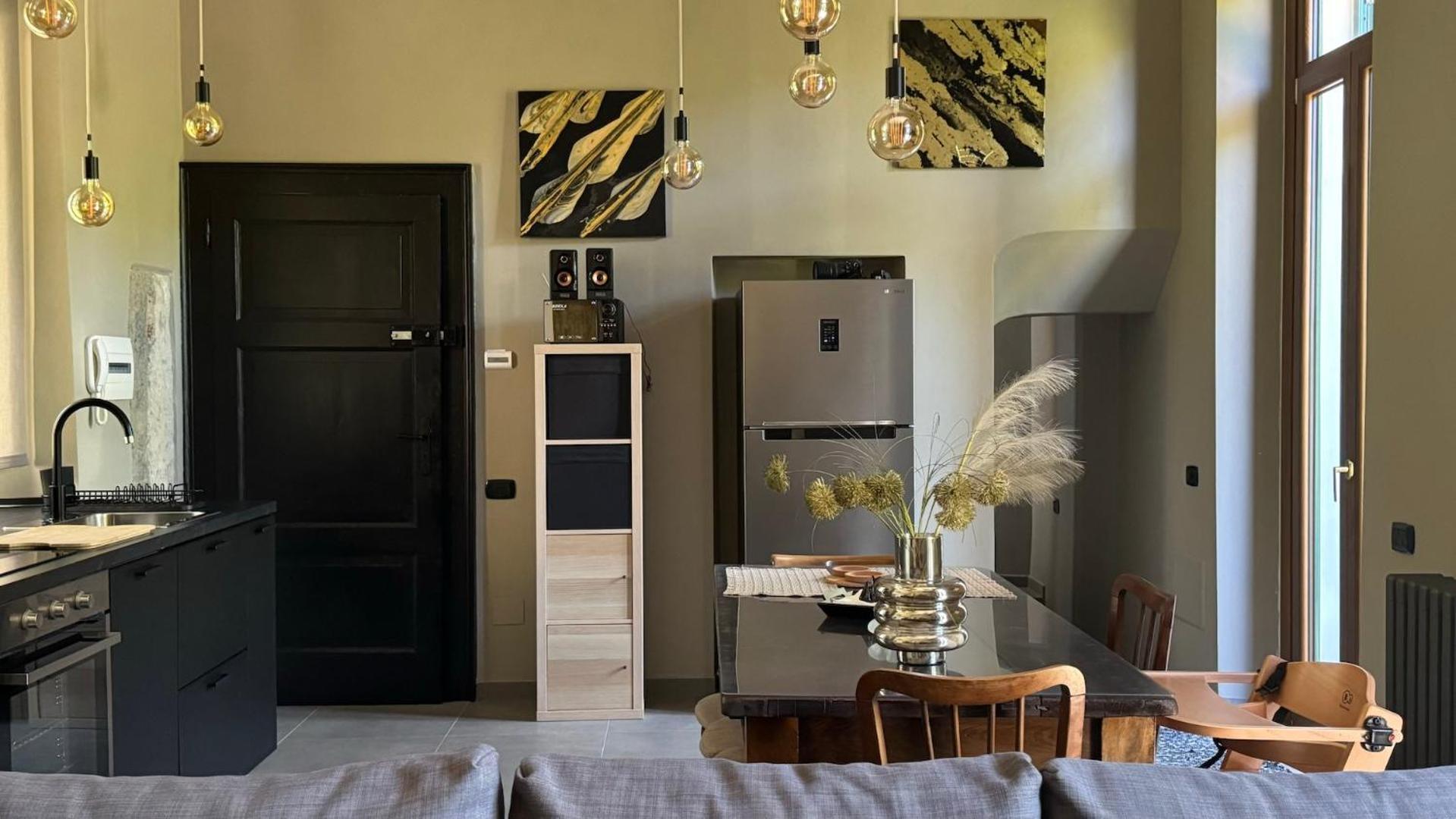 Curt Da Beta - Casa Vacanze Con Giardino In Corte Del XVIII Secolo Malnate Luaran gambar