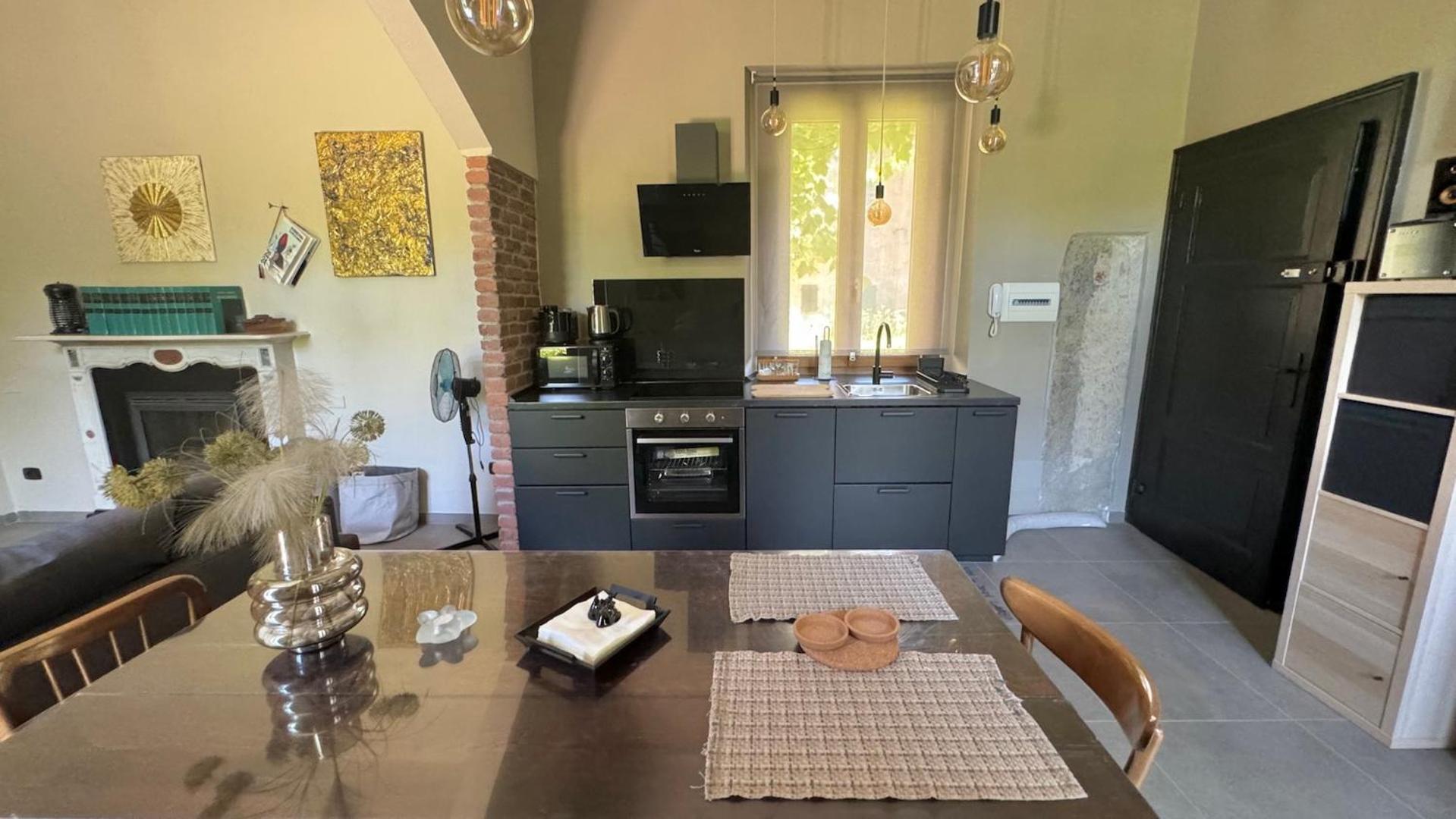 Curt Da Beta - Casa Vacanze Con Giardino In Corte Del XVIII Secolo Malnate Luaran gambar